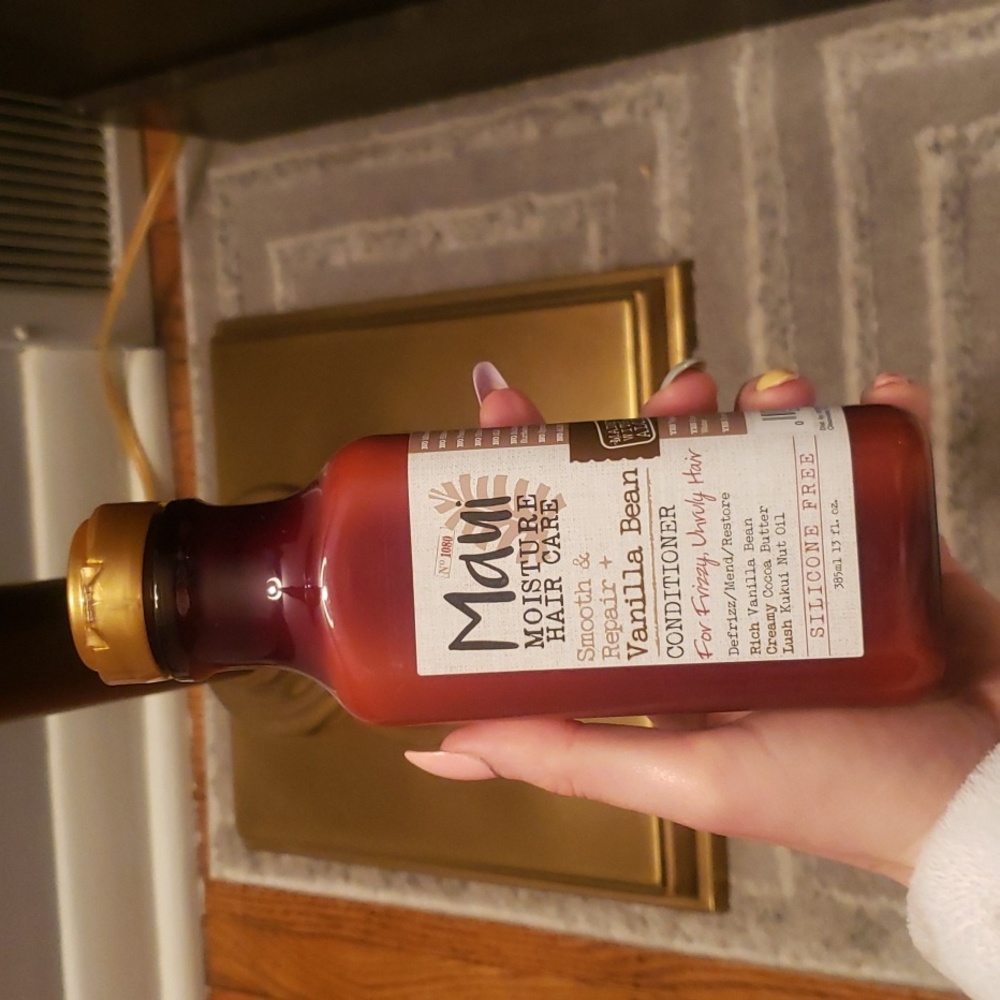 HARD TO FIND Vanilla bean Maui Moisture smooth and repair conditioner